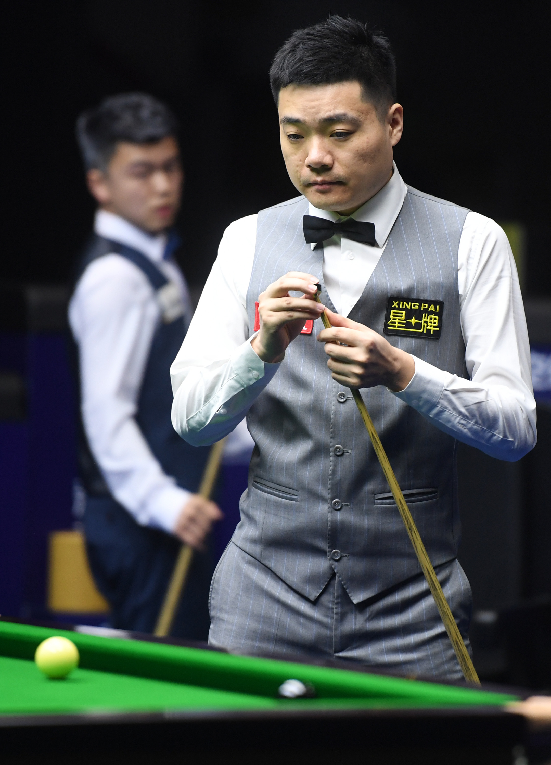 也展现了烟 也展现了烟