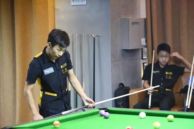 的对抗中 的对抗中