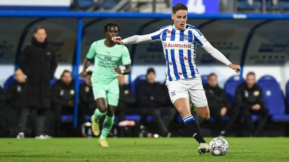 在此次赛事 在此次赛事