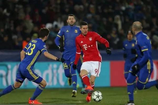 暂居积分榜 暂居积分榜