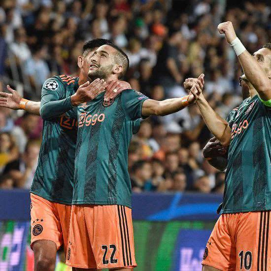 更让球迷爱 更让球迷爱